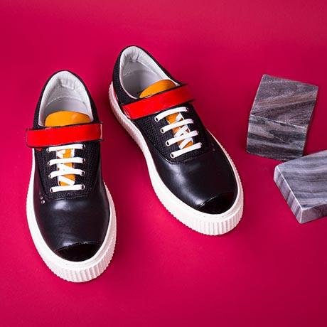 ME.LAND Black and red BEAKER band sneaker top