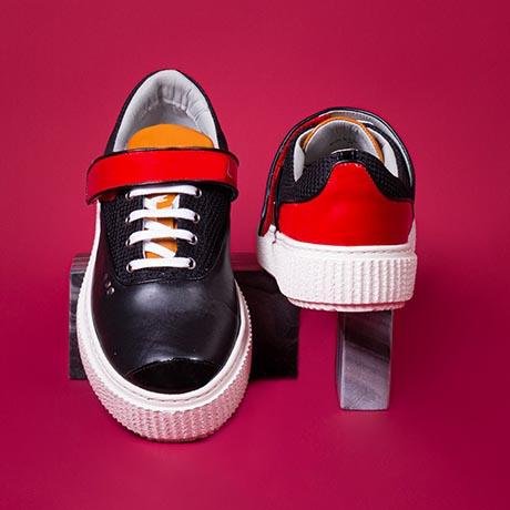 Black and red BEAKER band sneaker