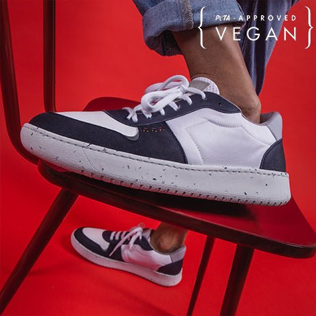 EVAN baskets vegan et recyclées en blanc et bleu marine