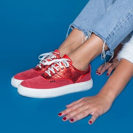 Metallic red suede MEAKER sneaker