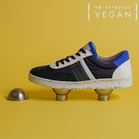 VIVACE baskets vegan et recyclées en marine, blanc et bleu